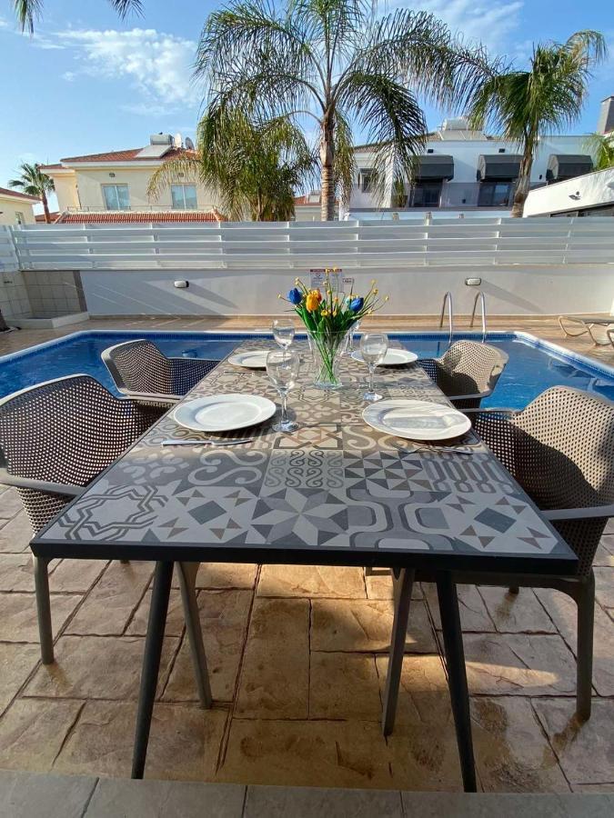 Villa Diana - 200 Meters From Kapparis, Fireman'S Beach Paralimni Exterior photo