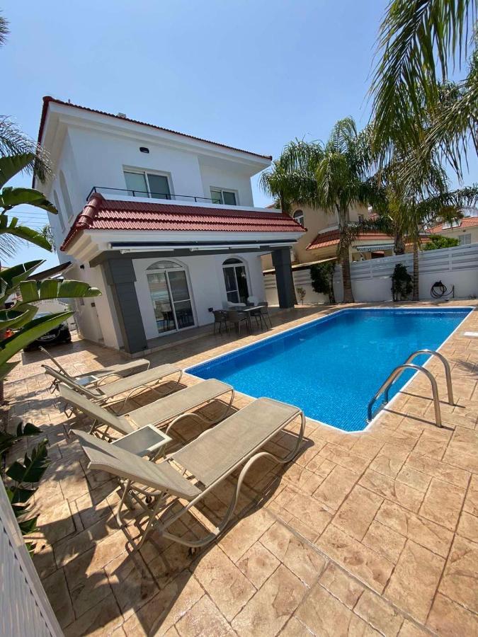 Villa Diana - 200 Meters From Kapparis, Fireman'S Beach Paralimni Exterior photo