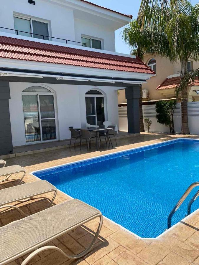 Villa Diana - 200 Meters From Kapparis, Fireman'S Beach Paralimni Exterior photo