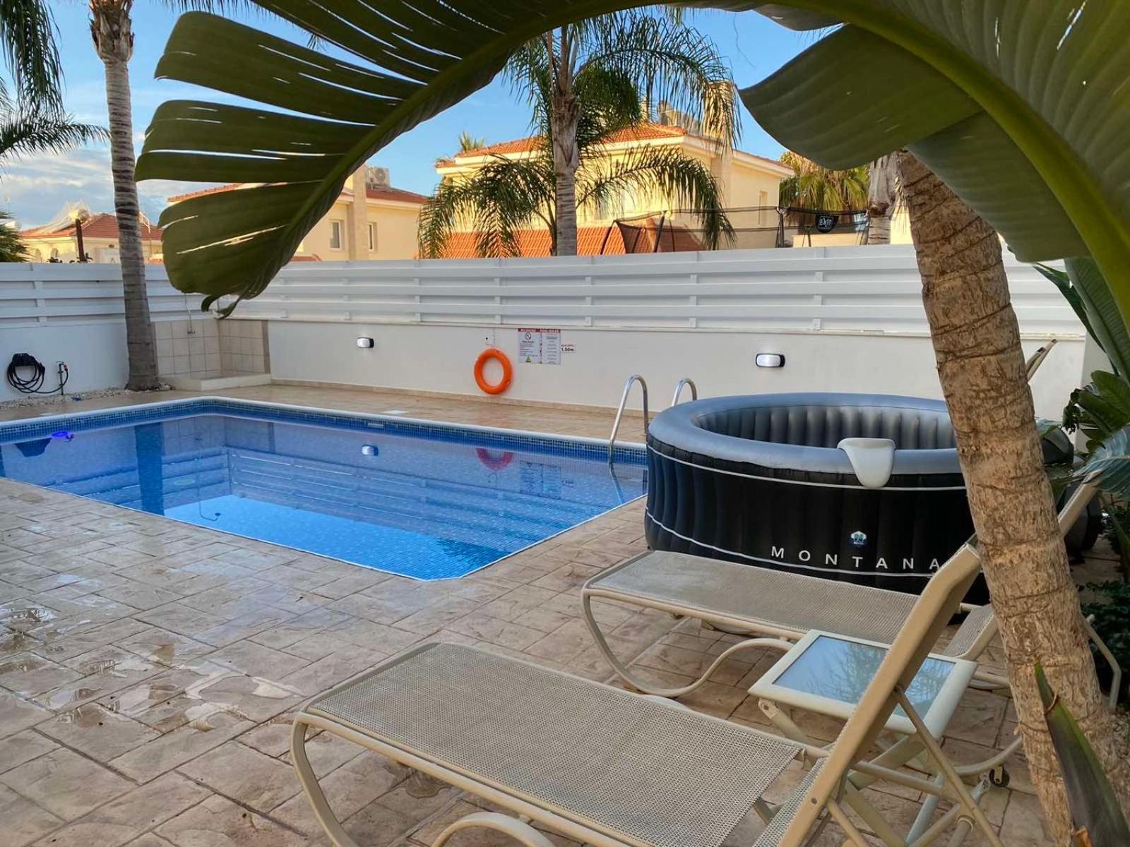 Villa Diana - 200 Meters From Kapparis, Fireman'S Beach Paralimni Exterior photo